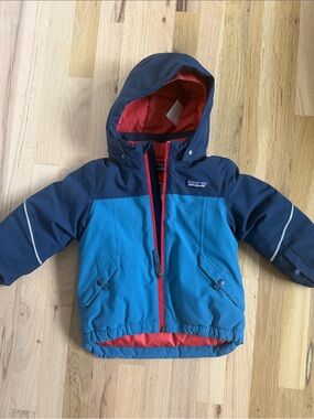 Patagonia Kids Blue and Navy Hooded Ski Jacket with Red Lining